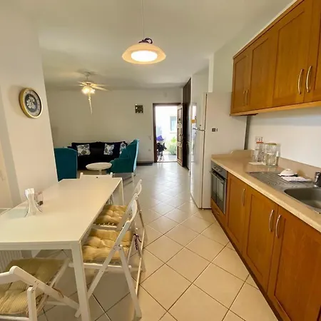 Sunny House Guemuesluek Evleri Бодрум